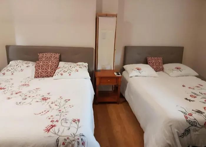 Renovated House Ideal For Families And Friends *